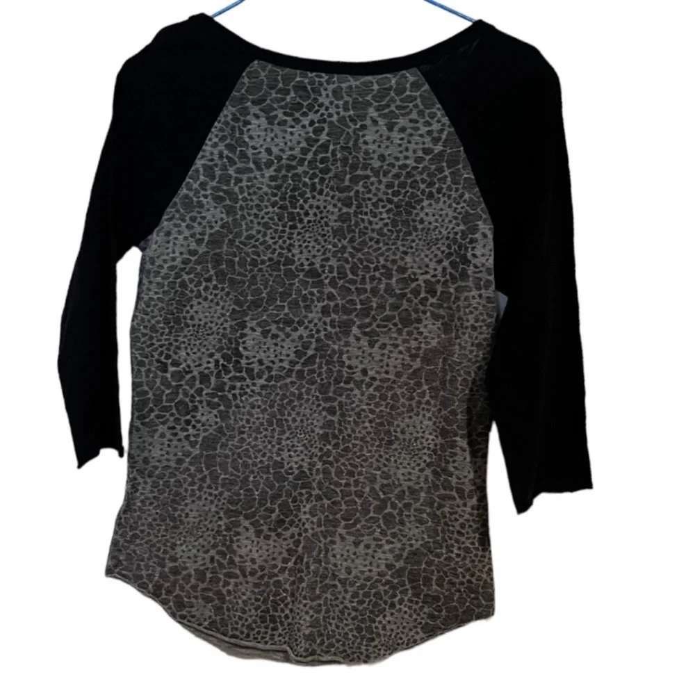 - Vans off the wall classic Black and Gray Women's Top or long sleeve tee - Picture 2 of 5